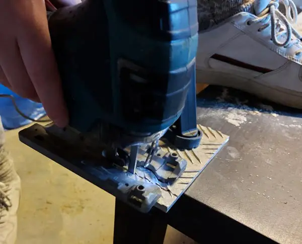 Cutting Metal Aluminum With Jigsaw 2 