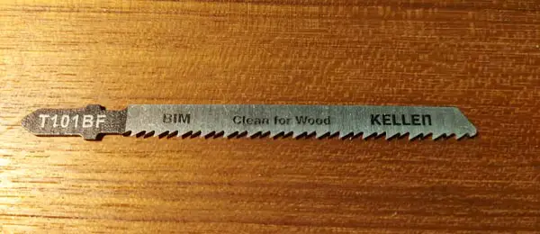 Clean BI-metal jigsaw blade
